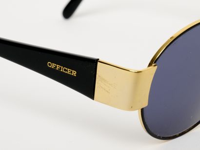 OFFICER
Lunettes de soleil.