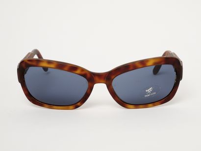 GUiDI
Lunettes de soleil.