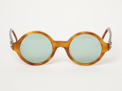 LES COPAINS
Lunettes de soleil.