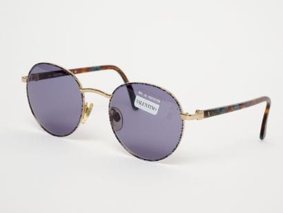 VALENTINO
Lunettes de soleil.