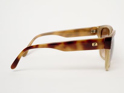 Courrèges - Paris
Lunettes de soleil. Sans...