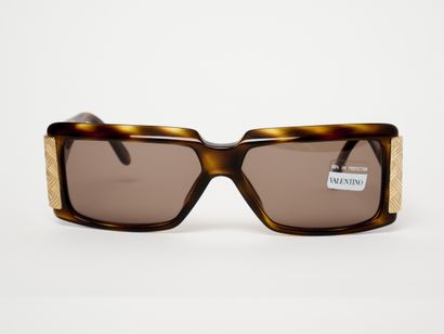 VALENTINO
Lunettes de soleil modèle V606....
