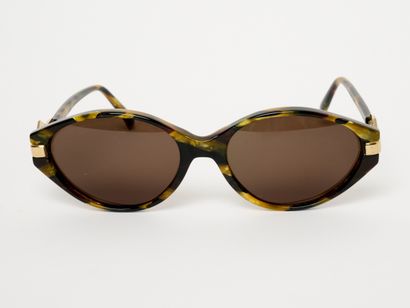 REVILLON
Lunettes de soleil.
