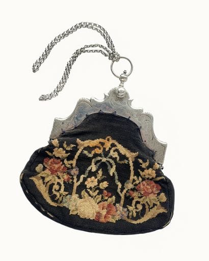 Sac en argent et broderie - Hollande 1777
Sac...