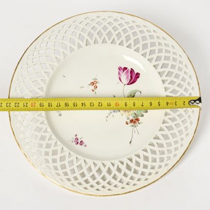 Porcelaine allemande XVIIIe dans l'esprit...