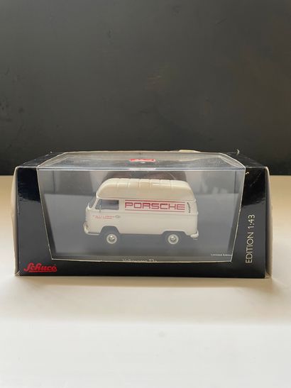 SCHUCO
Volkswagen combi T2a siglé Porsche
Echelle...