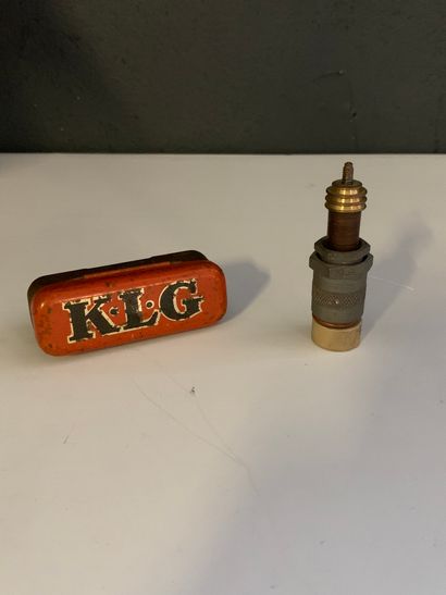 KLG
Bougie
Dans sa boite métal