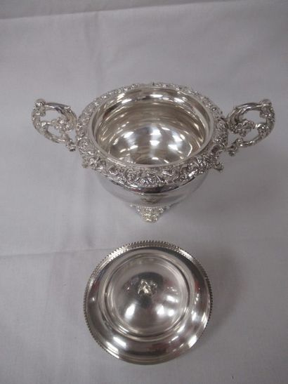 Sucrier en argent. Minerve. Poids : 423 g...
