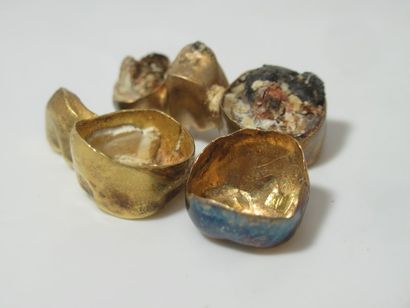 Lot d'or dentaire. Poids brut : 12,5 g