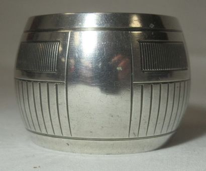 Rond de serviette en argent, en forme de...