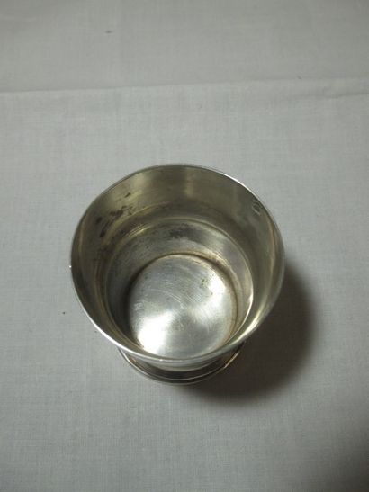 Coquetier en argent. Minerve. Modèle Art...