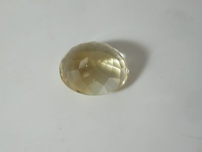 Citrine, ovale, facetée, 10,61 carats. Avec...