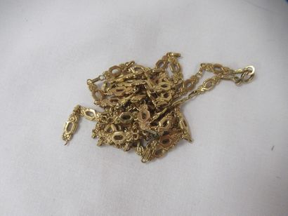 Chaîne en or jaune. Poids : 14,66 g (accident,...