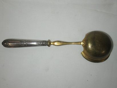 Cuillère à sauce en argent fourré et métal...
