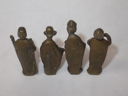 Série de figures en bronze, représentant...