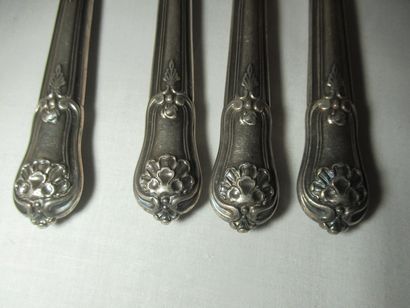 Série de 4 couverts à hors d'œuvres en argent...