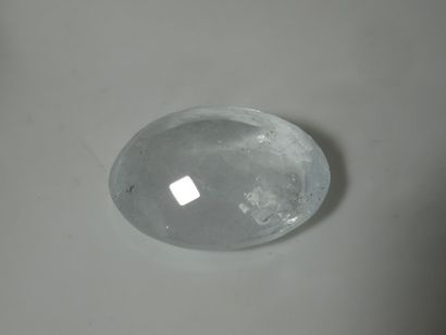 Aigue marine, ovale, facetée, 14,75 carats....