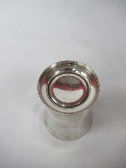 SAINT MEDARD Timbale en argent. Minerve....