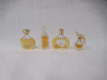 Lot de 4 miniatures de parfums dont Nina...