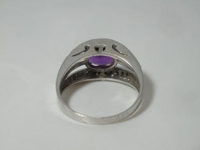 Bague en or 9K,sertie d'une améthyste. TDD...