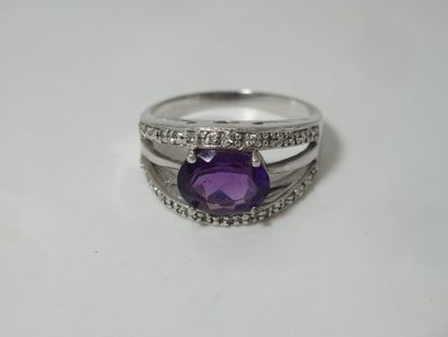 Bague en or 9K,sertie d'une améthyste. TDD...