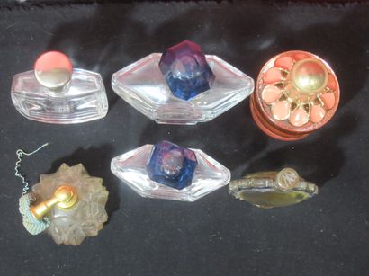 Lot de 6 flacons de parfums : Lalique, Shalimar...