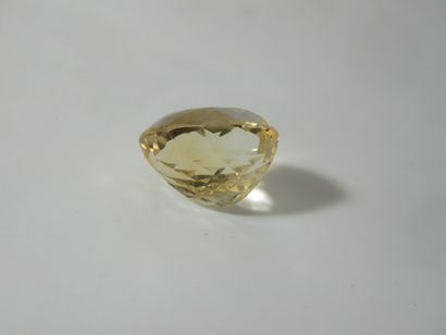 Citrine, ovale, facetée, 10,61 carats. Avec...