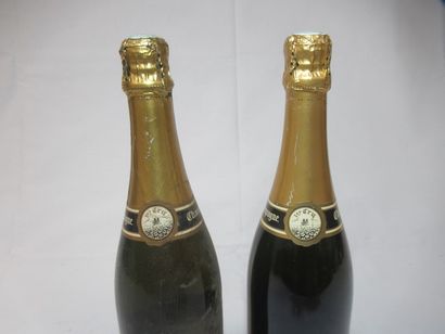 2 bouteilles de champagne Varry-Voisembert...