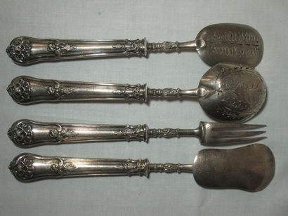 Série de 4 couverts à hors d'œuvres en argent...