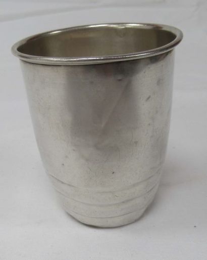 Timbale en argent. Minerve. Poids : 50 g...