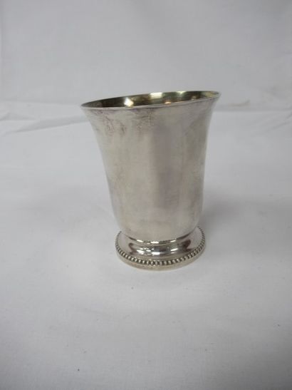 SAINT MEDARD Timbale en argent. Minerve....