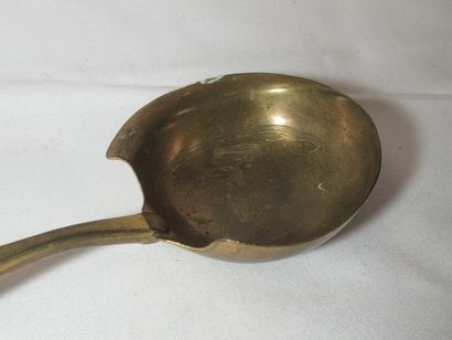 Cuillère à sauce en argent fourré et métal...