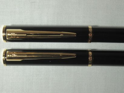 WATERMAN Parure de stylos en résine et métal...