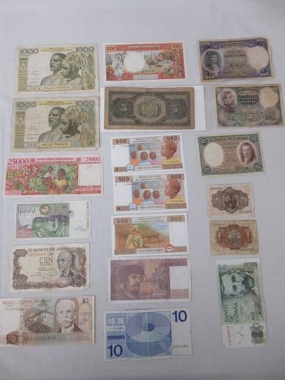 MONDE Lot de billets. Xxe. (en l'état)