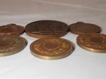 Lot de 6 médailles en bronze. Xxe. 6-7 c...