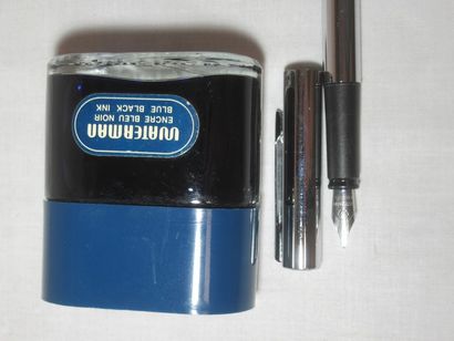 WATERMAN Stylo plume en métal. 13 cm On y...