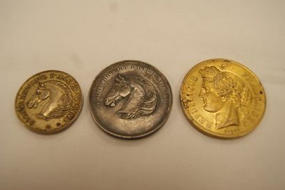 Lot de 3 médailles en argent et vermeil....
