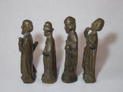 Série de figures en bronze, représentant...