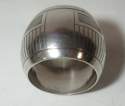 Rond de serviette en argent, en forme de...