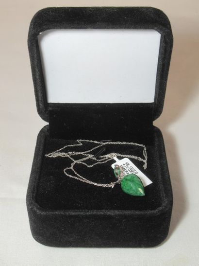 Chaîne en or 9K et son pendentif orné d'une...