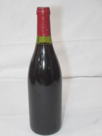 Bouteille de Vosne-Romanées, Jacques Cacheux...