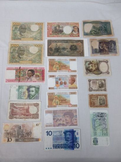 MONDE Lot de billets. Xxe. (en l'état)