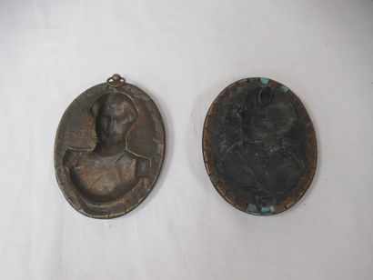 D'après Raynaly, paire de bas-reliefs en...