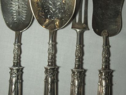 Série de 4 couverts à hors d'œuvres en argent...