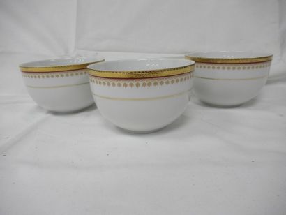 Série de 3 petits bols en porcelaine blanche,...