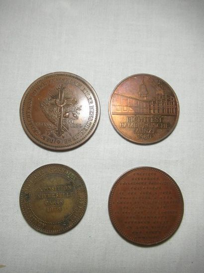 Lot de 4 médailles en bronze. XVIIIe. Diam.:...