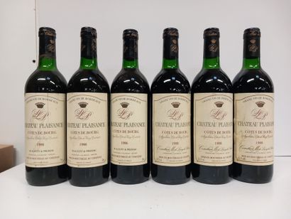 6 Bouteilles de Côtes de Bourg (3 de 1986)...
