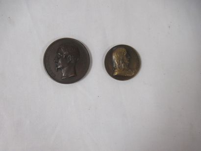 Lot de deux médailles en bronze, figurant...