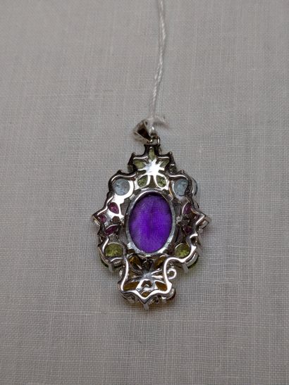 Pendentif en argent, serti d'une améthyste,...