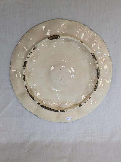 SARREGUEMINES. Oyster dish made of polychrome...